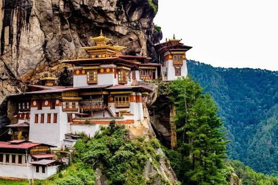 Bhutan tour packages from Siliguri — culture and Himalayan charm